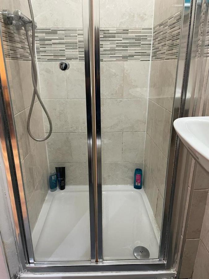 Anazing 2 - North East - Chingford Apartment